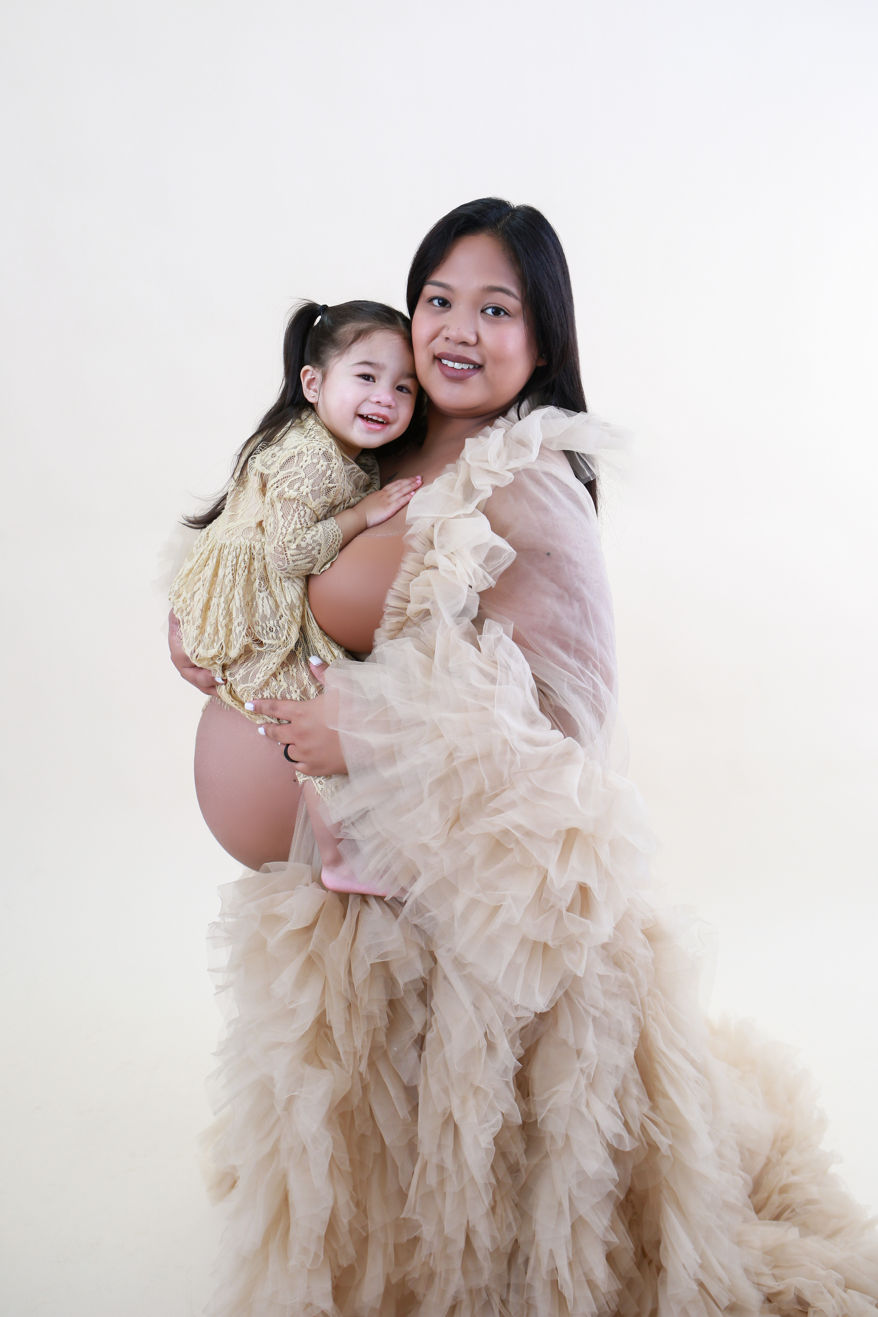 newborn big spring tx midland tx ODESSA tx studio photographer cake smash photographer award winning photographer Lubbock, tx Abilene, tx San Angelo, tx maternity