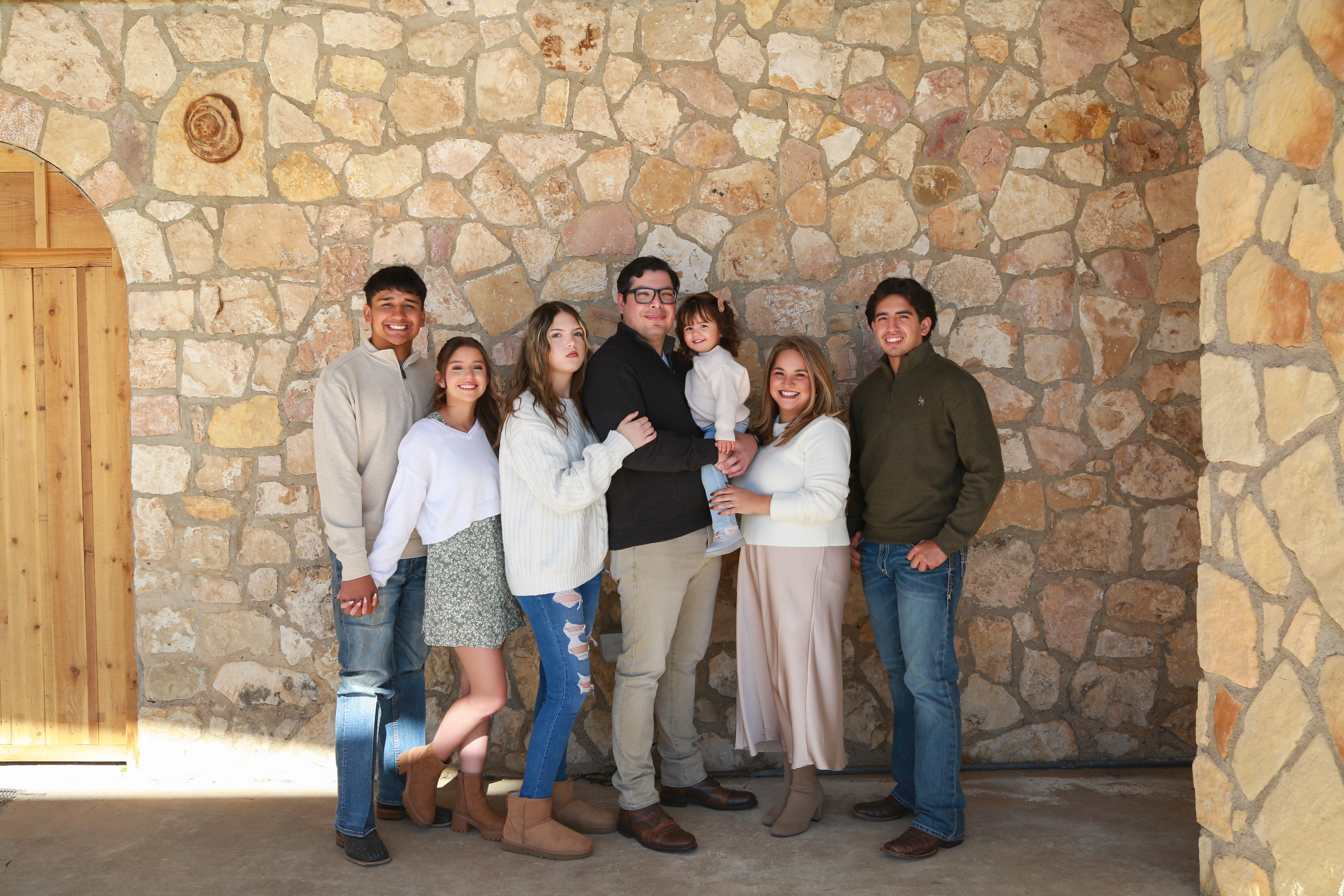 family big spring tx midland tx ODESSA tx studio photographer cake smash photographer award winning photographer Lubbock, tx Abilene, tx San Angelo, tx maternity baby