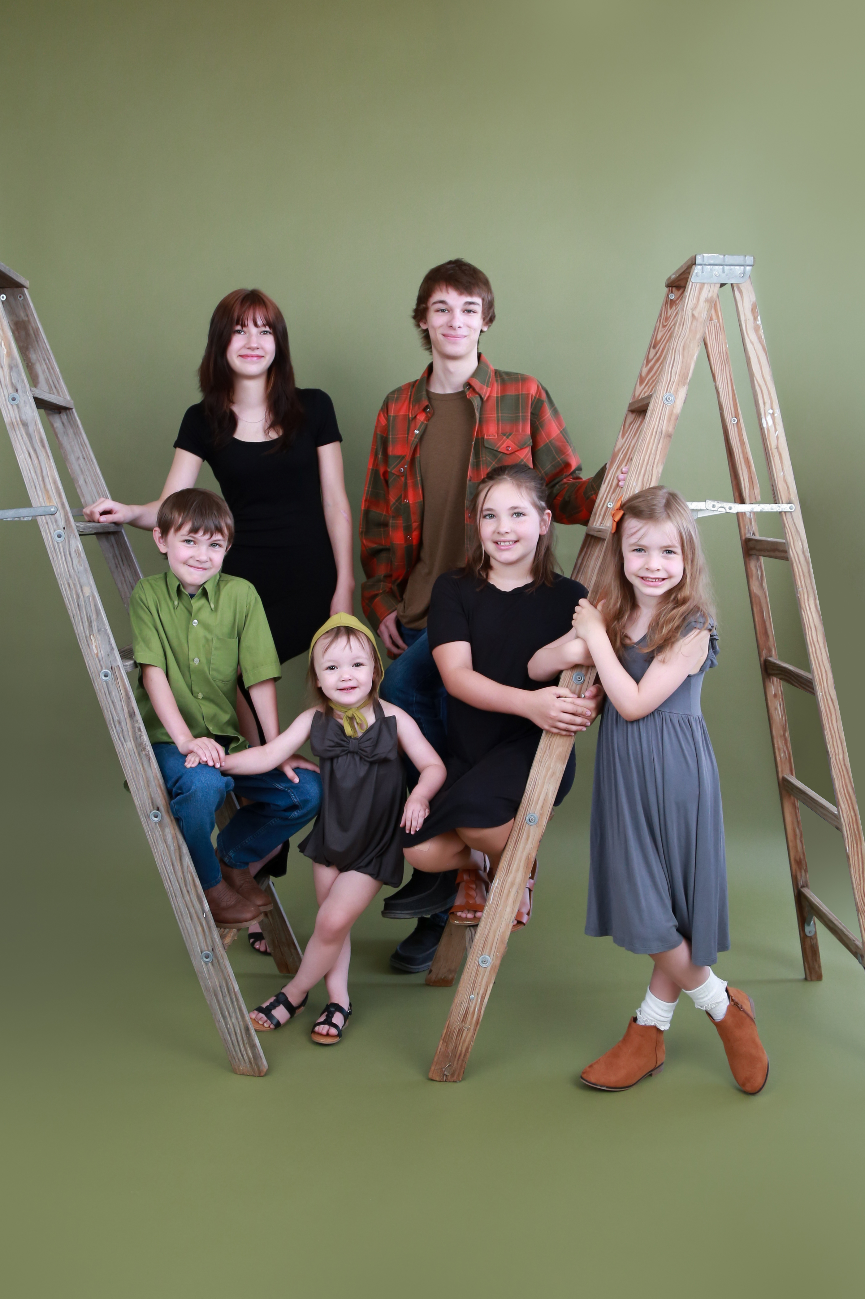 family big spring tx midland tx ODESSA tx studio photographer cake smash photographer award winning photographer Lubbock, tx Abilene, tx San Angelo, tx maternity baby