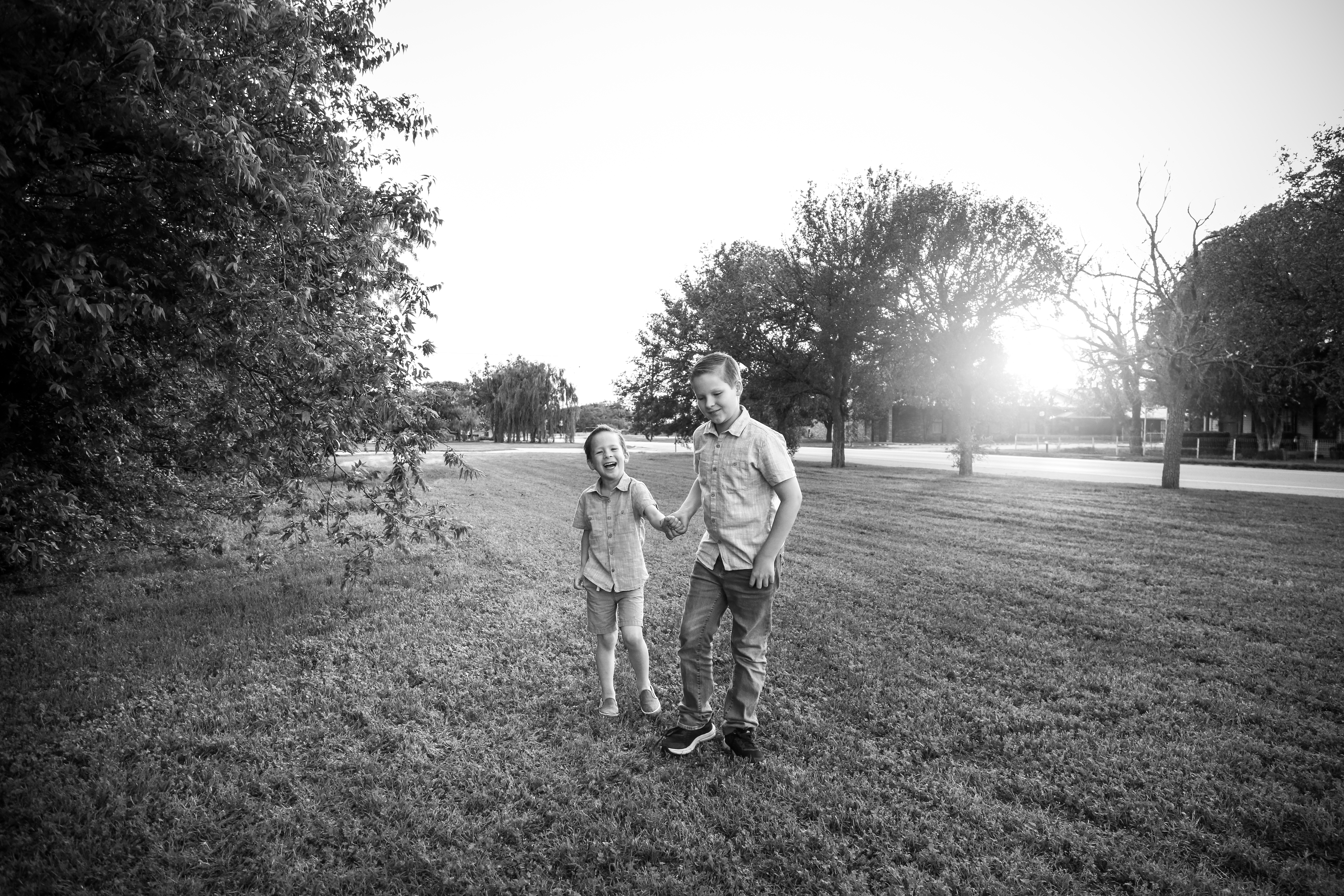 family big spring tx midland tx ODESSA tx studio photographer cake smash photographer award winning photographer Lubbock, tx Abilene, tx San Angelo, tx maternity baby