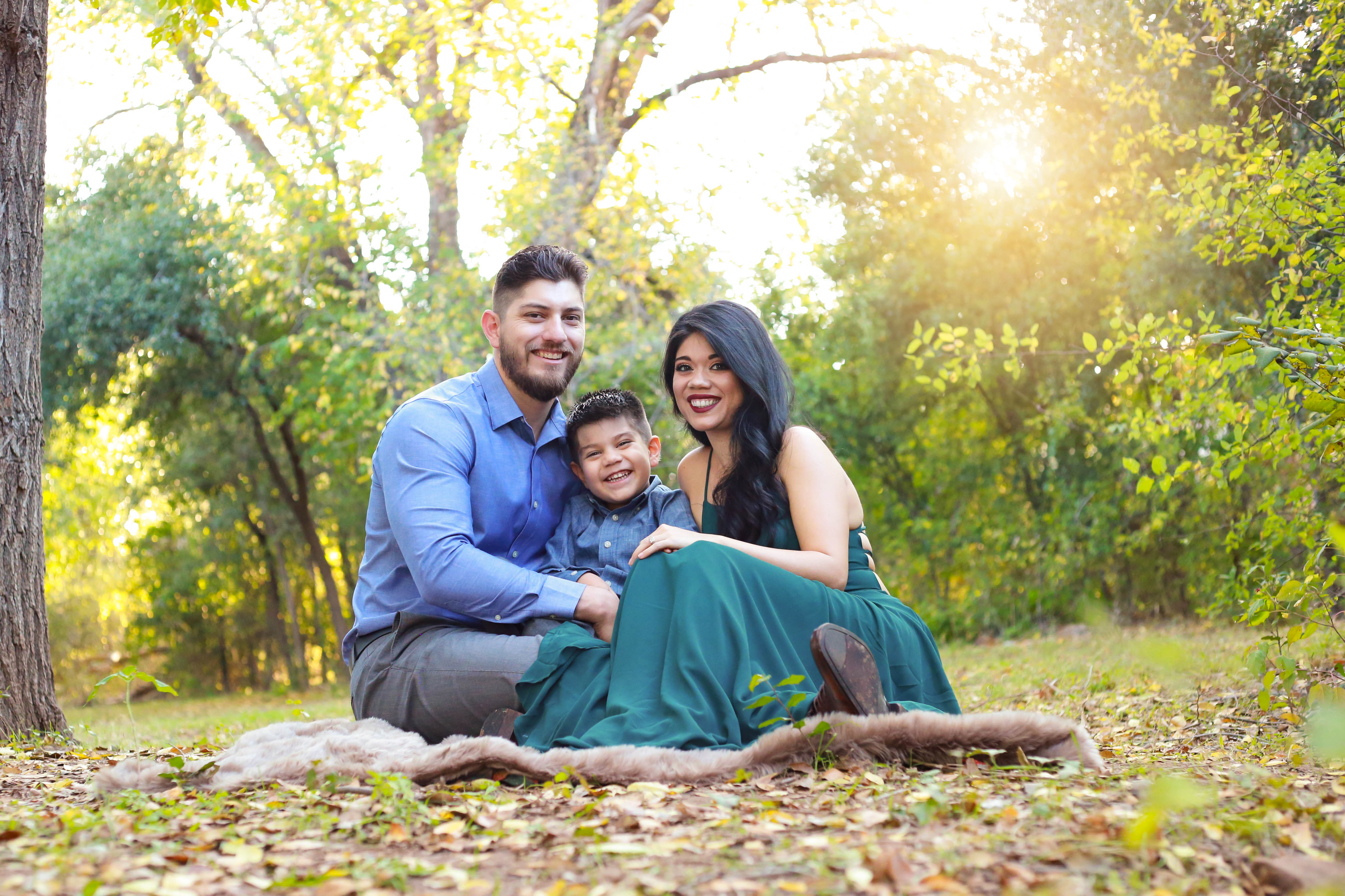 family big spring tx midland tx ODESSA tx studio photographer cake smash photographer award winning photographer Lubbock, tx Abilene, tx San Angelo, tx maternity baby